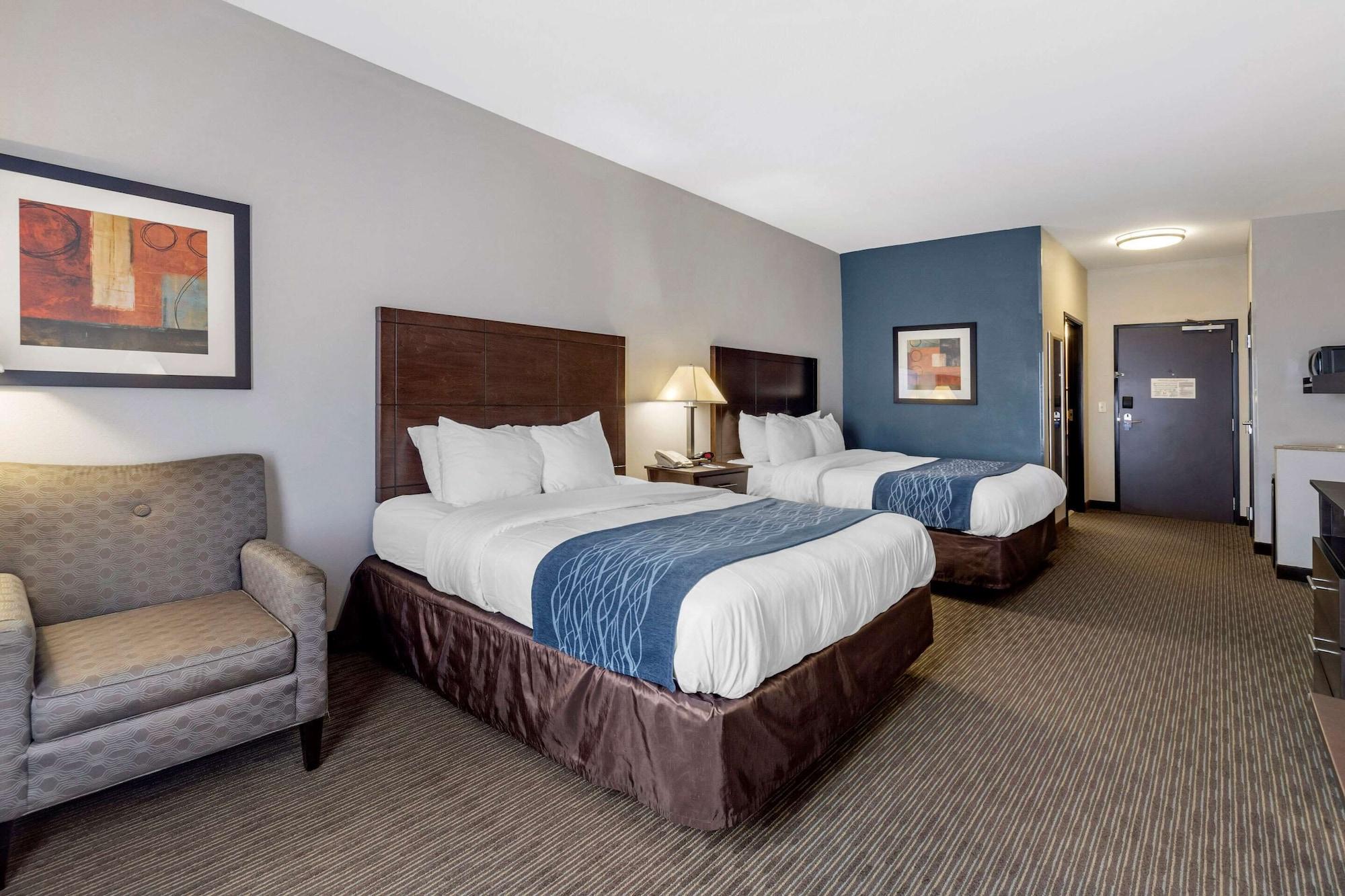 Hotel Comfort & West - I-40 3*