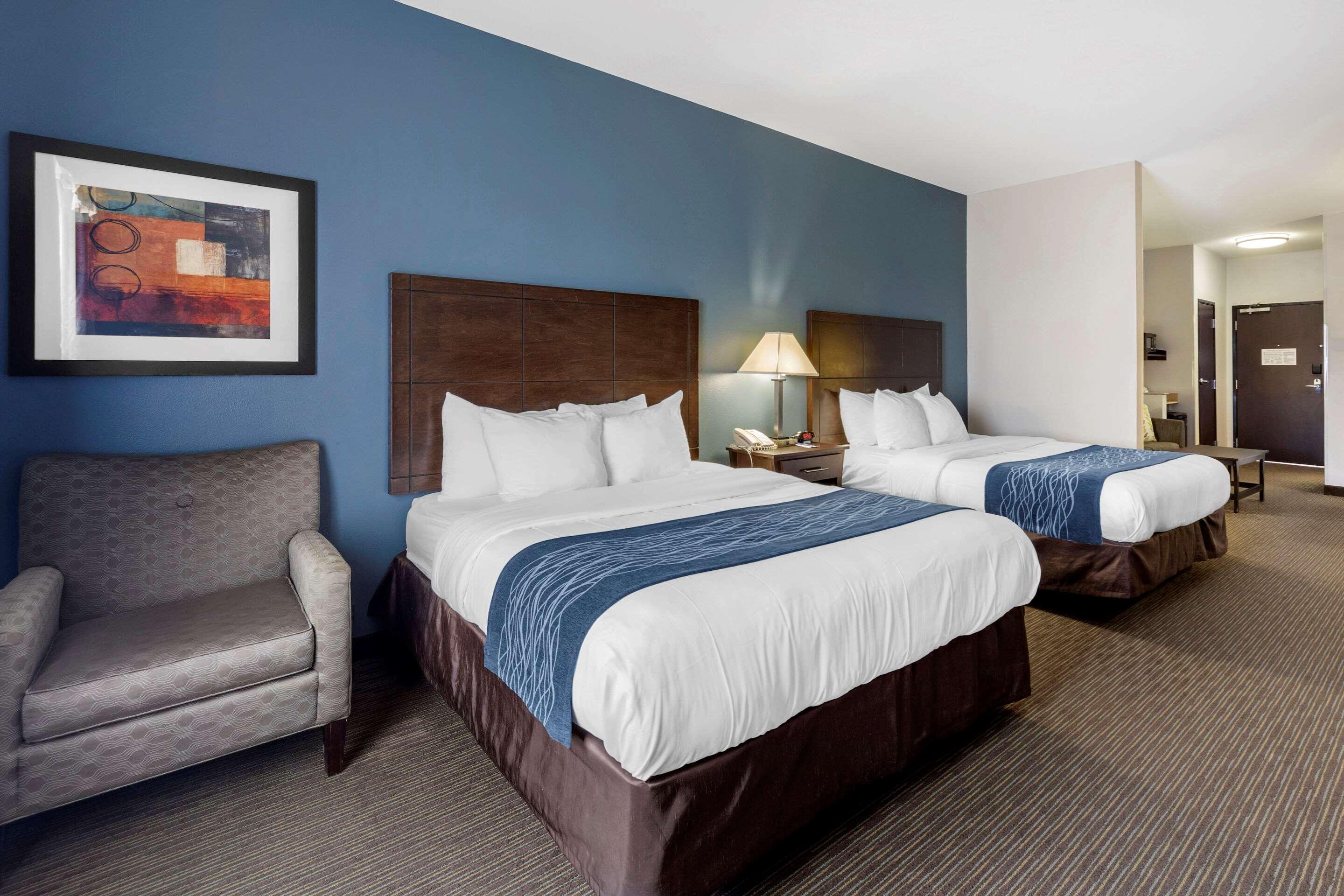 Comfort & West - I-40 Hotel