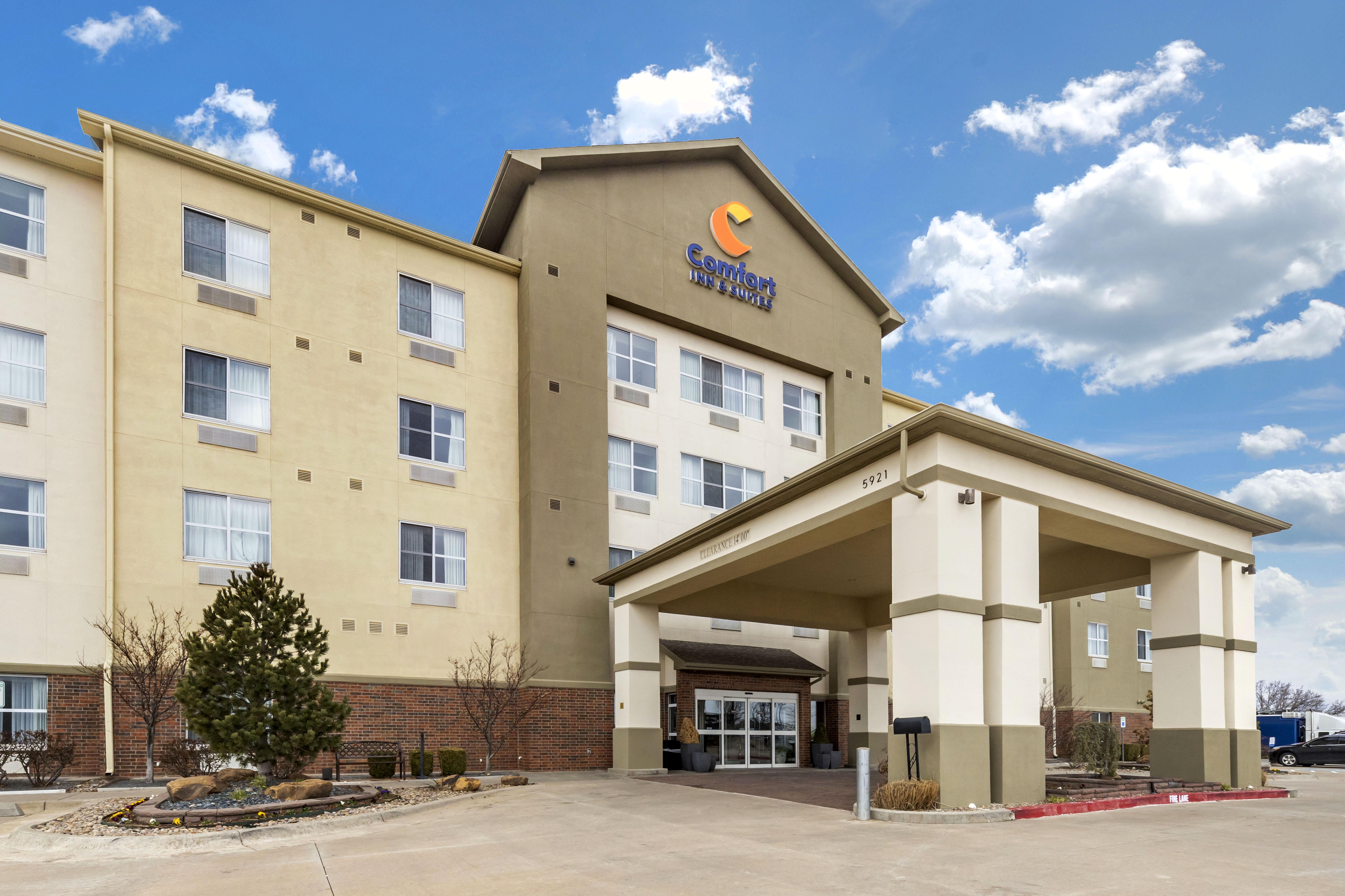 Hotel Comfort & West - I-40 3*