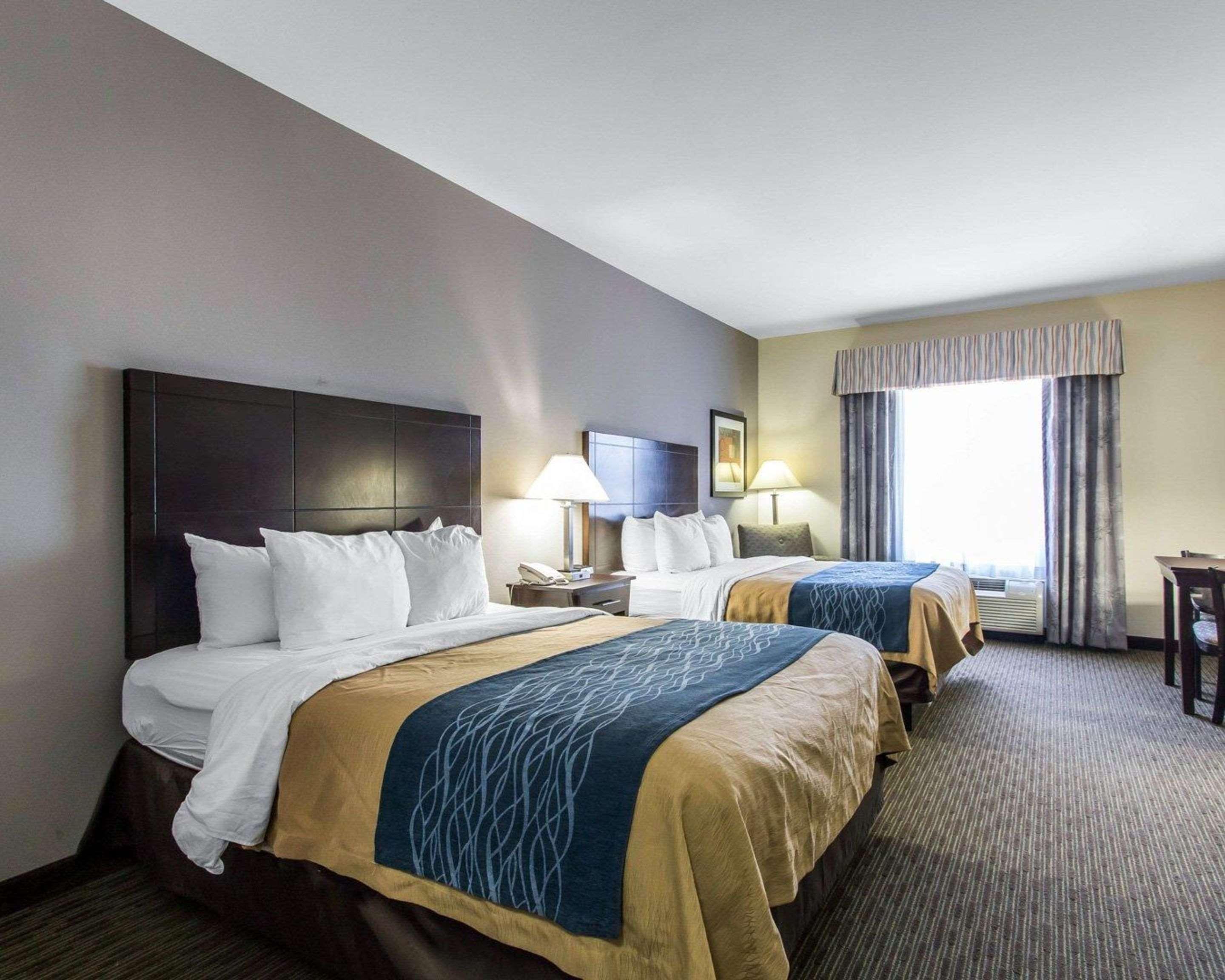 Comfort & West - I-40 Hotel